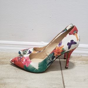 Nine West tropical butterfly pointed pumps sz 10M